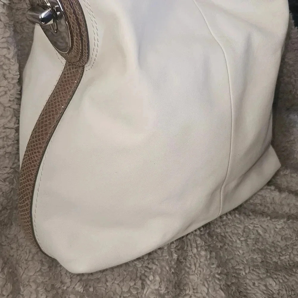 Coach Cream and Brown Hobo Bag - Picture 10 of 16